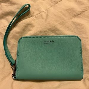 Beautiful *AUTHENTIC* Tiffany & Co. wristlet in the Tiffany blue. Like new